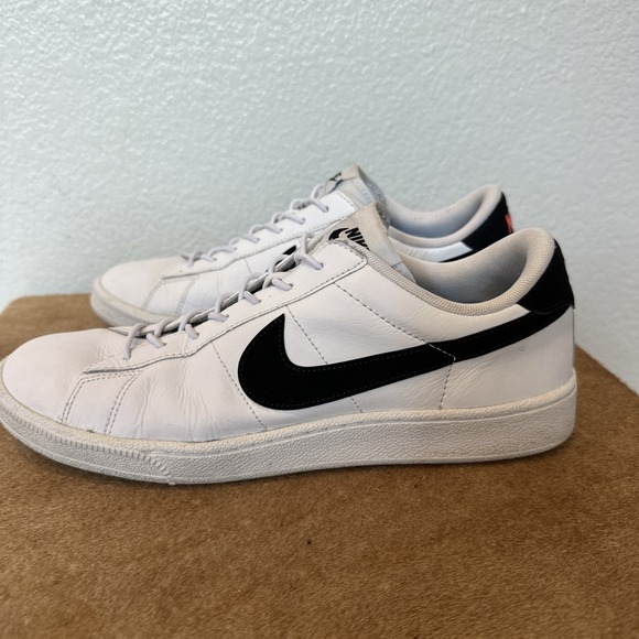 Nike Mens Tennis Classic CS (White/black/red) Low Top Shoe‎ 683613-108 Size 8.5 main image 5